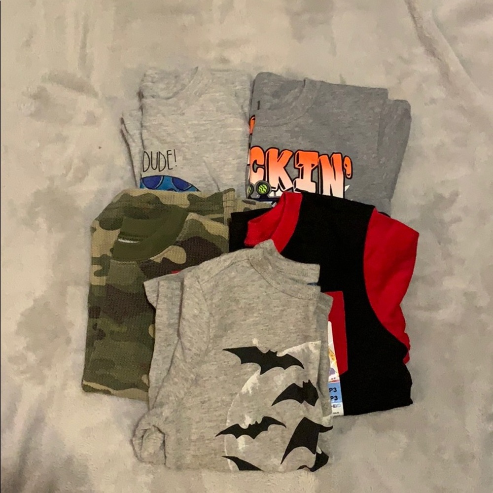 🎀3/$20 Boys 3T shirt lot long sleeve